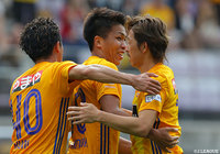 スルーパスに抜け出した西村 拓真が冷静にゴールを奪い、仙台が前半のうちに2点を奪う【ルヴァンカップ プレーオフステージ　第2戦 仙台vs湘南】