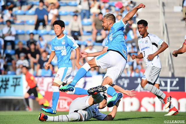 71分、チーム2点目となるゴールを奪った川又 堅碁（磐田）だが反撃もここまで【ルヴァンカップ プレーオフステージ　第2戦 磐田vsＧ大阪】