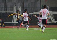 90分、高橋 駿太(群馬)が左足を振り抜いた鋭いシュートがネットを揺らす!【明治安田J3 第13節 群馬vsC大23】