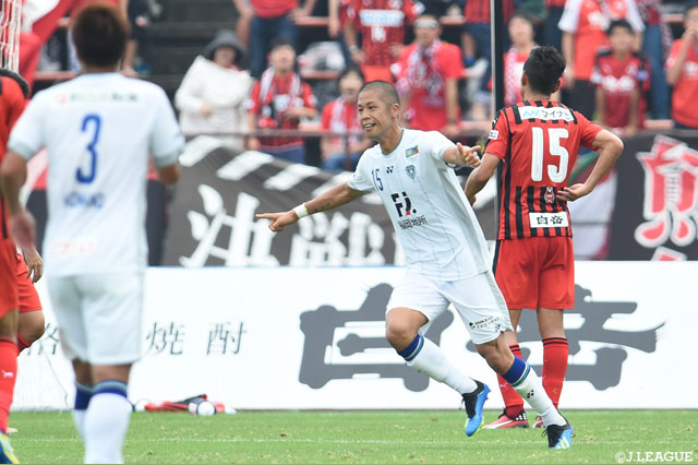 31分に森本 貴幸（福岡）が決めて福岡が先制する【明治安田Ｊ２ 第18節 熊本vs福岡】