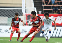 熊本は皆川 佑介(#11)と八久保 颯(#19)でチャンスを作るが…【明治安田J2 第18節 熊本vs福岡】