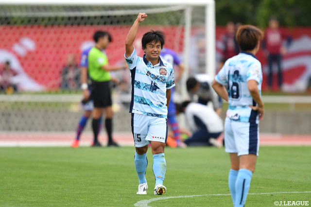 和田 凌（琉球）が相手GKへのバックパスをゴールに流し込んで3試合連続ゴールを奪う！【明治安田Ｊ３ 第14節 F東23vs琉球】