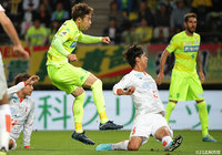 こぼれ球を拾った高木 利弥が右足を振り抜き、千葉が前半終了間際に先制ゴールを決める!【明治安田J2 第19節 千葉vs愛媛】