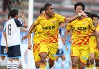 ゴール前で混戦から最後はダヴィが押し込み北九州が先制！【明治安田Ｊ３ 第14節 北九州vsYS横浜】