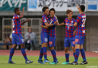 佐藤 和弘がミドルレンジから強烈なシュートを叩き込み、甲府が試合開始早々リードを奪う【明治安田J2 第19節 甲府vs山形】