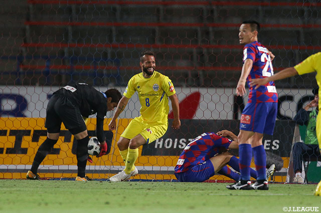 アルヴァロ ロドリゲスのゴールが決まり、山形が同点に追いつく！【明治安田Ｊ２ 第19節 甲府vs山形】