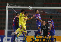 試合終了間際に小林 成豪のヘディングシュートが決まり、山形が土壇場で逆転勝利を収めた【明治安田Ｊ２ 第19節 甲府vs山形】