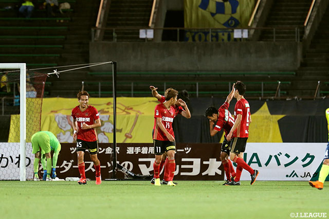 垣田 裕暉（#19）が追加点を奪い、金沢がリードを2点に広げる【明治安田Ｊ２ 第19節 金沢vs栃木】