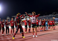 ホームで快勝を収めた金沢。応援に駆け付けたサポーター、ゲンゾイヤーと勝利を祝った【明治安田Ｊ２ 第19節 金沢vs栃木】