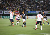 負傷した味方選手に代わって投入された萱沼 優聖（鹿児島）。献身的なプレーで勝利に貢献【明治安田Ｊ３ 第14節 鹿児島vsC大23】