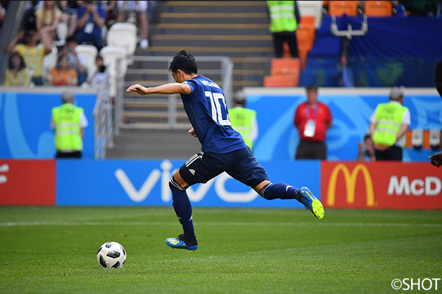 開始早々に相手のハンドで得たPK。キッカーは香川　真司【2018FIFAワールドカップ ロシア GS 第1節 コロンビアvs日本】