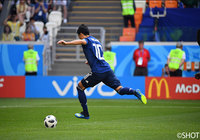 開始早々に相手のハンドで得たPK。キッカーは香川　真司【2018FIFAワールドカップ ロシア GS 第1節 コロンビアvs日本】