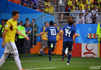 PKを決めてガッツポーズを見せる香川　真司（#10）と駆け寄る乾　貴士（#14）【2018FIFAワールドカップ ロシア GS 第1節 コロンビアvs日本】