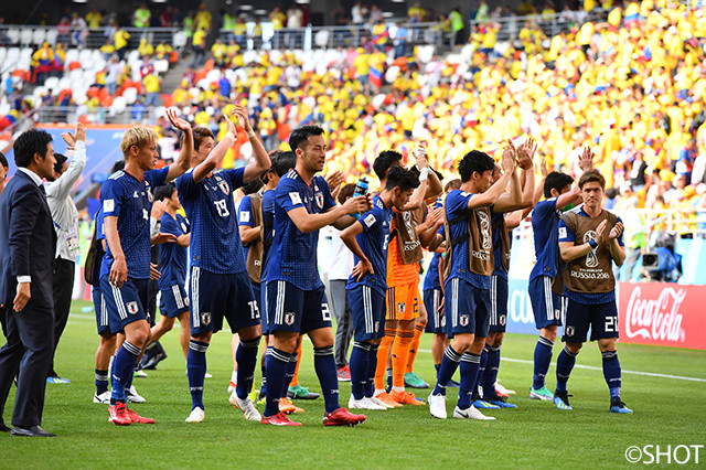 強敵との初戦を勝利で飾り、日本代表の面々はスタンドに勝利の報告！【2018FIFAワールドカップ ロシア GS 第1節 コロンビアvs日本】