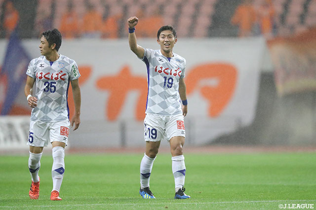 小塚 和季（甲府）は古巣相手に2ゴールを奪い、勝利に貢献【明治安田Ｊ２ 第17節 新潟vs甲府】