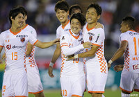 FKのチャンスに大前 元紀が壁の下を通すグラウンダーのシュートを決め、大宮が追加点を挙げる【明治安田Ｊ２ 第20節 京都vs大宮】