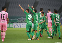 ホームの東京Ｖが3点のリードを奪い試合を折り返す【明治安田Ｊ２ 第20節 東京Ｖvs栃木】