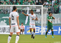 オナイウ 阿道が左サイドからのクロスを頭で叩き込み、アウェイの山口が先制点を獲得！【明治安田Ｊ２ 第20節 岐阜vs山口】
