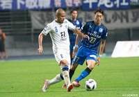 後半に入り鈴木 惇(福岡)を起点に決定機を何度も作るも、大分の粘り強い守備に遭い得点を奪えない【明治安田J2 第20節 大分vs福岡】