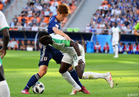 1トップの大迫 勇也は体格で上回る相手に対しても当たり負けせずボールを収めた【2018FIFAワールドカップ ロシア GS 第2節 日本vsセネガル】