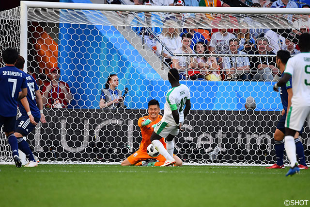 サバリのシュートをGK川島 永嗣がパンチングで弾くも、ボールはマネに当たりゴールへと吸い込まれしまう【2018FIFAワールドカップ ロシア GS 第2節 日本vsセネガル】