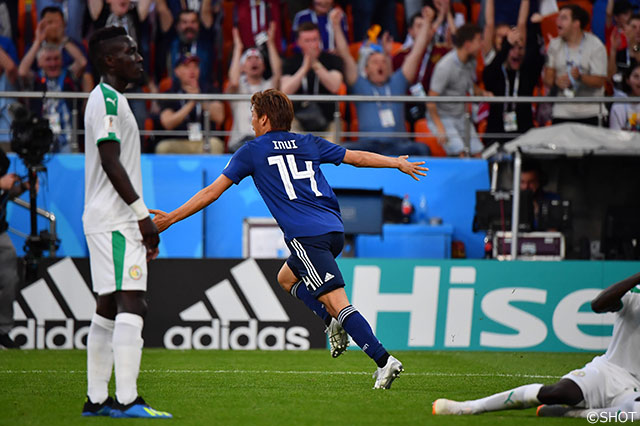 長友 佑都からのパスを受けた乾 貴士が右足を一閃！得意の角度から貴重な同点弾を決めた【2018FIFAワールドカップ ロシア GS 第2節 日本vsセネガル】