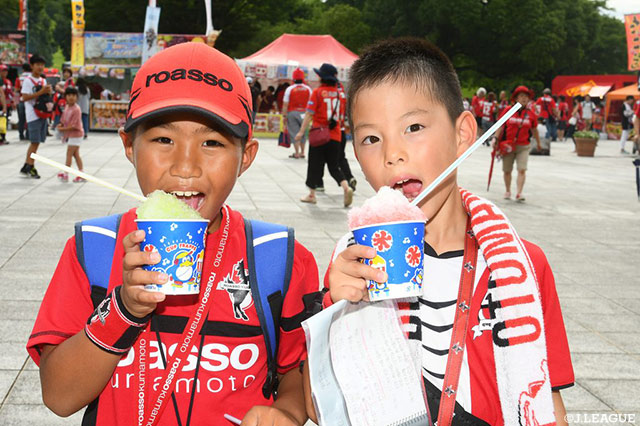 かき氷を食べてクールダウン！試合は熱く応援するよ！！【明治安田Ｊ２ 第21節 熊本vs松本】