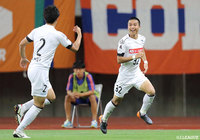 黒川 淳史が鋭い切り返しから強烈なシュートを叩き込み、水戸が同点に追いつく【明治安田J2 第21節 新潟vs水戸】