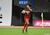 強烈なボレーシュートで1点を返した皆川 佑介(熊本)【明治安田J2 第21節 熊本vs松本】