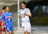 重松 健太郎(讃岐)がヘディングシュートで積極的にゴールを狙うも、得点に繋がらず【明治安田J2 第22節 水戸vs讃岐】