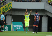 ラリベイの2試合連続ゴールでリードを奪った千葉【明治安田J2 第22節 千葉vs大宮】