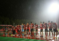 両者とも最後まで果敢に攻め合うも勝点1を分け合う結果となった【明治安田Ｊ２ 第22節 金沢vs山口】