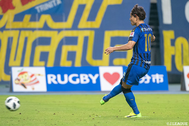 藤本 憲明が自ら得たPKを決め、大分が1点を返す【明治安田Ｊ２ 第22節 大分vs甲府】