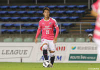 こぼれ球に素早く反応した中島 元彦がペナルティエリア手前からミドルシュートを放ち、C大23が1点を返す【明治安田Ｊ３ 第17節 C大23vs盛岡】