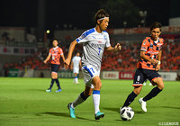 右サイドから突破を計る松本 怜（大分）。得点を演出することはできずチームも3連敗【明治安田Ｊ２ 第23節 大宮vs大分】