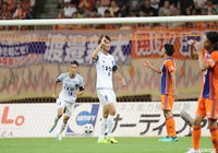 北爪からのマイナスのパスをフリーで待ち構えていた戸島 章(#9)が冷静にゴール左に流し込み、横浜FCが先制に成功【明治安田J2 第23節 新潟vs横浜FC】