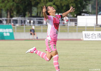 三橋 秀平（福島）が今季初ゴールとなるシュートを決め、同点に追いついた【明治安田Ｊ３ 第18節 福島vs沼津】