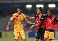 ペナルティエリアの左からファンソッコ（#3）が右足でシュートを放つと、見事にネットを揺らしホームの清水が先制！【明治安田Ｊ１ 第16節 清水vsＣ大阪】