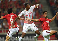 惜しいシュートを放つなど攻撃面で存在感を発揮したジョー（名古屋）だが、浦和守備陣を崩すことはできなかった【明治安田Ｊ１ 第16節 浦和vs名古屋】