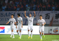 39分、強烈なヘディングシュートを放ち先制点を奪取したウェリントン（神戸/#17）【明治安田Ｊ１ 第16節 長崎vs神戸】