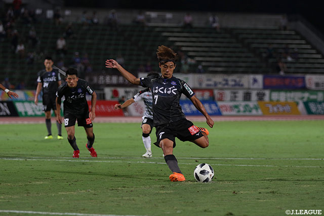 3試合連続となるゴールを奪った堀米 勇輝（甲府）【明治安田Ｊ２ 第24節 甲府vs熊本】