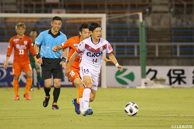 リズムを作ることができず上田 康太（岡山）は61分で無念の交代【明治安田Ｊ２ 第24節 愛媛vs岡山】