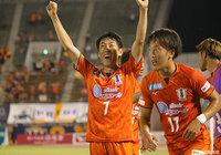 69分に近藤 貴司(#7)に追加点を決め、リードを2点に広げる!【明治安田J2 第24節 愛媛vs岡山】