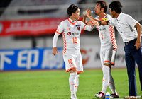 大前 元紀(大宮/#10)が5試合連続となるゴールを奪い、同点に追いつく!【明治安田J2 第24節 徳島vs大宮】