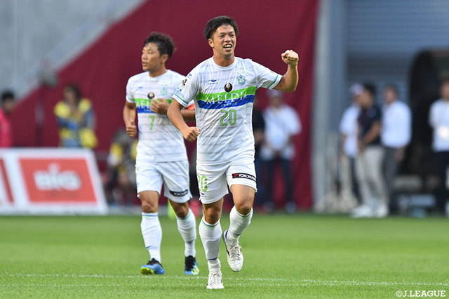 変化をつけたCKから最後は坂 圭祐が頭で叩きこみ、アウェイの湘南が先制！【明治安田Ｊ１ 第17節 神戸vs湘南】