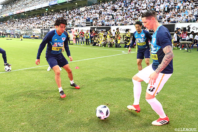 ウォーミングアップを行うフェルナンド トーレス（鳥栖）【明治安田Ｊ１ 第17節 鳥栖vs仙台】