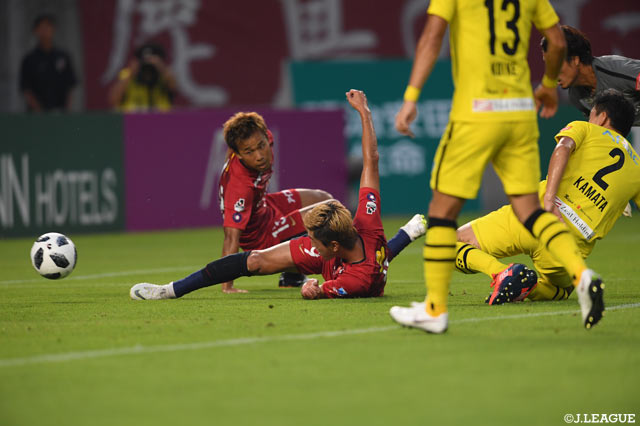 鈴木 優磨（鹿島/#9）が自身のシュートのこぼれ球を押し込み泥臭くゴール！【明治安田Ｊ１ 第17節 鹿島vs柏】