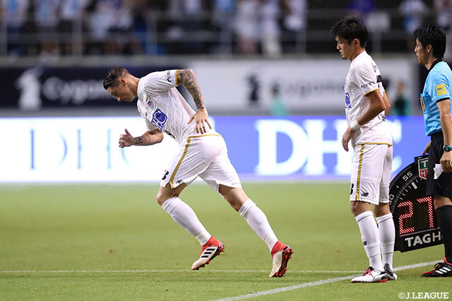 50分、フェルナンド トーレス（鳥栖）が田川 亨介に代わってピッチに入る！【明治安田Ｊ１ 第17節 鳥栖vs仙台】