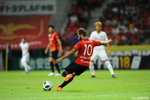 セットプレーのキッカーも務めたガブリエル シャビエル（名古屋）は何度もチャンスを演出した【明治安田Ｊ１ 第17節 名古屋vs広島】