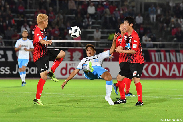 新加入の大久保 嘉人（磐田）がシュートを放つも枠を捉えられず【明治安田Ｊ１ 第17節 札幌vs磐田】